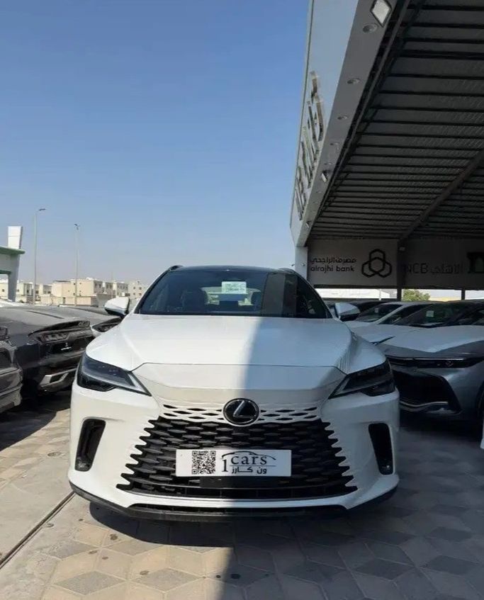 جديدة Lexus RX 350h V, 2.5 l, 2025 في في المملكة العربية السعودية, الدمام من معرض ون كارز للسيارات One Cars، اللون أبيض. مواصفات الخليج | AUTO.AE | إعلان #276907