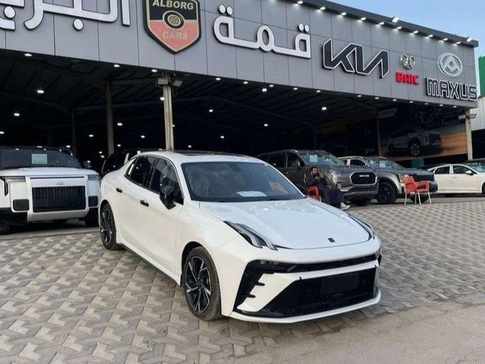 جديدة Lynk & Co 03 أنا فيس ليفت, 2.0 l, 2024 في في المملكة العربية السعودية, الدمام من قمة البرج للسيارات، اللون أبيض. أخرى | AUTO.AE | إعلان #266315