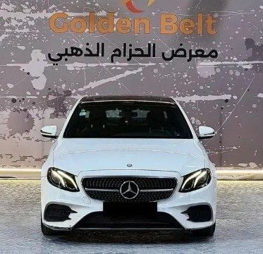 مستعملة Mercedes-Benz E-Class 300 V (W213، S213، C238), 2.0 l, 2017 في في المملكة العربية السعودية, الدمام من معرض الحزام الذهبي للسيارات، اللون أبيض. مواصفات الخليج | AUTO.AE | إعلان #260339