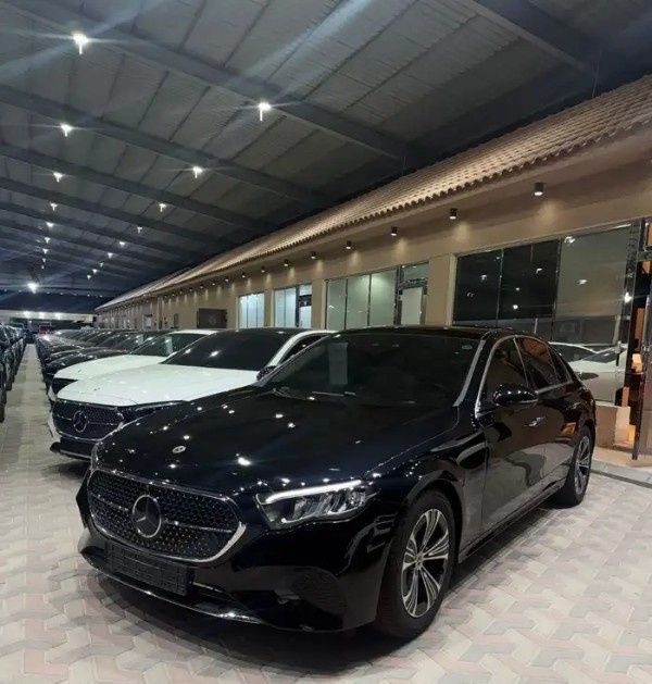 Подержанный Mercedes-Benz E-Class 200 VI (W214, S214), 2.0 л, 2024 в Саудовская Аравия, Даммам от معرض بن ناشي للسيارات Черный цвет. GCC | AUTO.AE | Объявление #278209