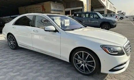 مستعملة Mercedes-Benz S-Class 560 فيس ليفت السادس (W222، C217), 4.0 l, 2018 في في المملكة العربية السعودية, الدمام من معرض مجموعة السلام Al-salam gulf، اللون أبيض. مواصفات الخليج | AUTO.AE | إعلان #259207