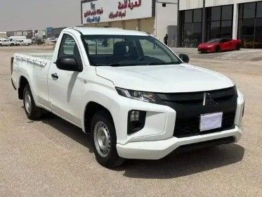 Used Mitsubishi L200 V Facelift, 2.4 l, 2022 in Saudi Arabia, Dammam by معرض أبو ماجد, White color. GCC Specs | AUTO.AE | Listing #258727