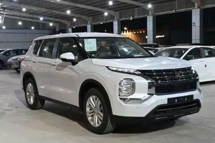 Новый Mitsubishi Outlander IV, 2.5 л, 2025 в Саудовская Аравия, Даммам от معرض علي الصادق للسيارات Белый цвет. GCC | AUTO.AE | Объявление #263988