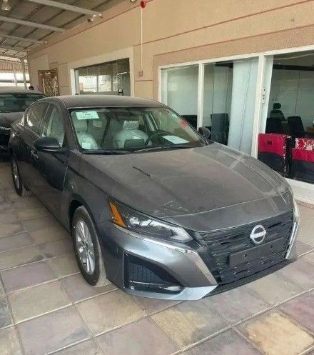جديدة Nissan Altima فيس ليفت السادس (L34), 2.5 l, 2026 في في المملكة العربية السعودية, الدمام من معرض احدث المركبات ahdath، اللون رمادي. مواصفات الخليج | AUTO.AE | إعلان #259519