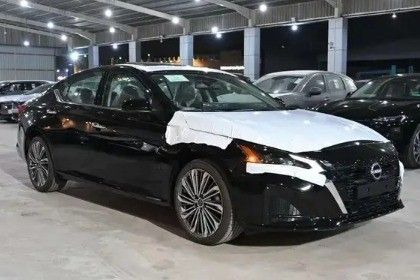جديدة Nissan Altima فيس ليفت السادس (L34), 2.5 l, 2025 في في المملكة العربية السعودية, الدمام من معرض علي الصادق للسيارات، اللون أسود. مواصفات الخليج | AUTO.AE | إعلان #263889
