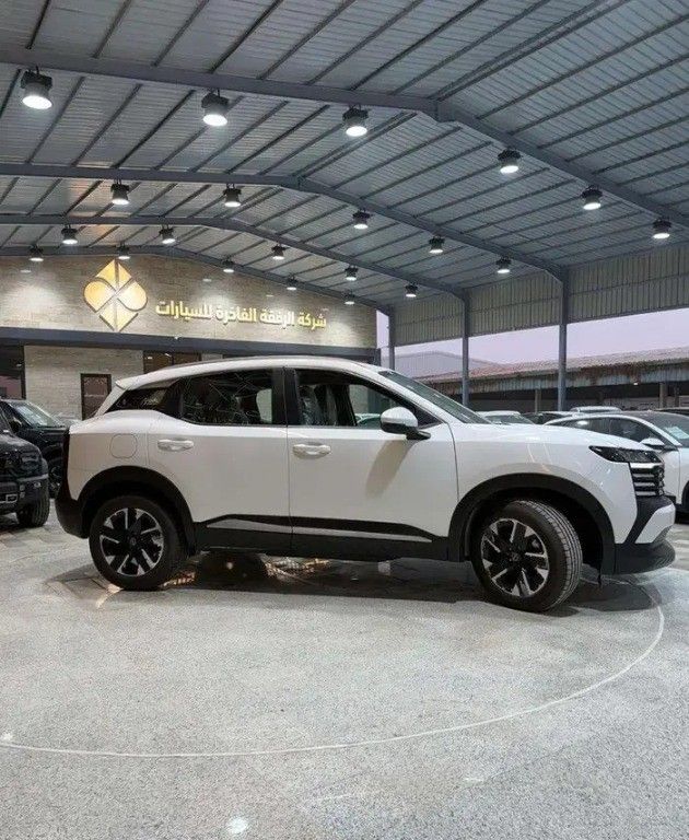 جديدة Nissan Kicks ثانياً, 2.0 l, 2025 في في المملكة العربية السعودية, الدمام من الرفقة الفاخرة للسيارات، اللون أبيض.  | AUTO.AE | إعلان #262837
