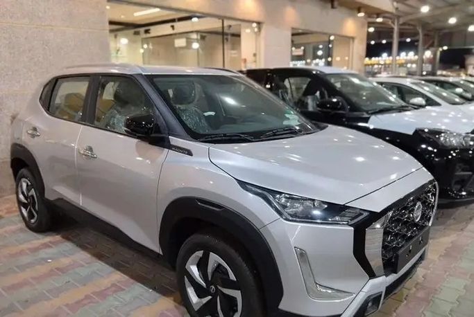 Новый Nissan Magnite I Рестайлинг, 1.0 л, 2025 в Саудовская Аравия, Даммам от معرض مركبة العز Серебристый цвет.  | AUTO.AE | Объявление #295884 — фото 3 из 6