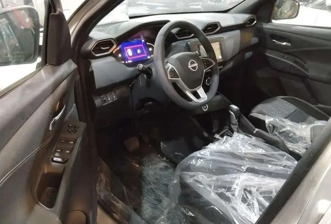 Новый Nissan Magnite I Рестайлинг, 1.0 л, 2025 в Саудовская Аравия, Даммам от معرض مركبة العز Серебристый цвет.  | AUTO.AE | Объявление #295884 — фото 5 из 6