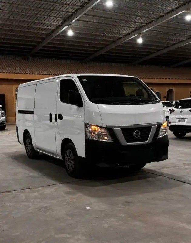 Used Nissan NV350 Caravan I Facelift, 2.5 l, 2021 in Saudi Arabia, Dammam by معرض سطام الزعبي للسيارات, White color.  | AUTO.AE | Listing #263372