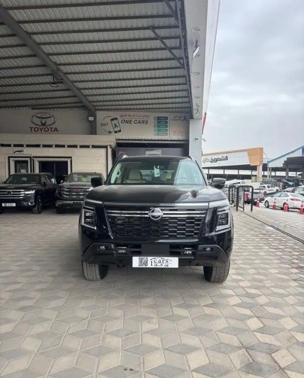 جديدة Nissan Patrol سابعاً (Y63)، 3.8 لتر، 2026 في المملكة العربية السعودية، الدمام من معرض ون كارز للسيارات One Cars، اللون أسود.  | AUTO.AE | إعلان #295232 — صورة 2 من 11