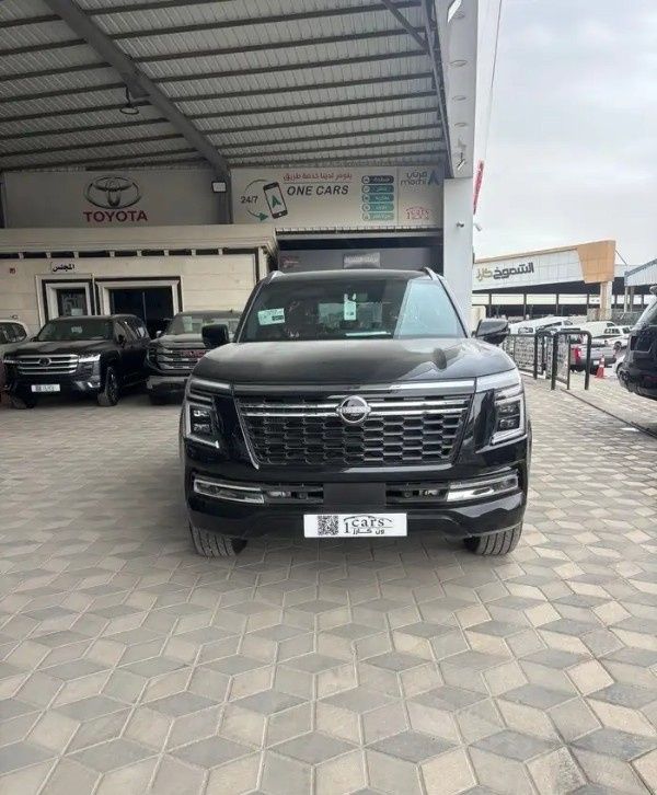 جديدة Nissan Patrol سابعاً (Y63)، 3.8 لتر، 2026 في المملكة العربية السعودية، الدمام من معرض ون كارز للسيارات One Cars، اللون أسود.  | AUTO.AE | إعلان #295247 — صورة 2 من 10