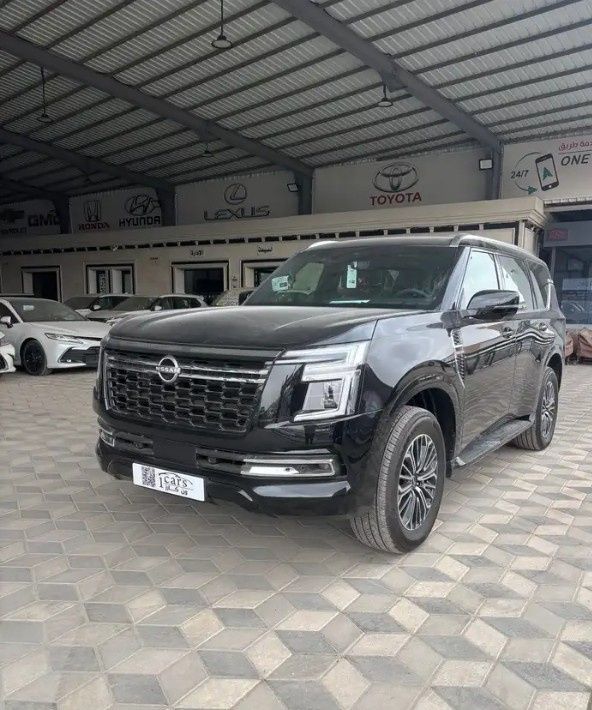 جديدة Nissan Patrol سابعاً (Y63)، 3.8 لتر، 2026 في المملكة العربية السعودية، الدمام من معرض ون كارز للسيارات One Cars، اللون أسود.  | AUTO.AE | إعلان #295247 — صورة 3 من 10