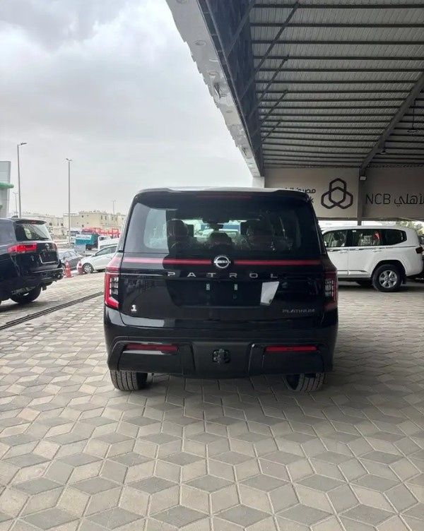 جديدة Nissan Patrol سابعاً (Y63)، 3.8 لتر، 2026 في المملكة العربية السعودية، الدمام من معرض ون كارز للسيارات One Cars، اللون أسود.  | AUTO.AE | إعلان #295247 — صورة 5 من 10