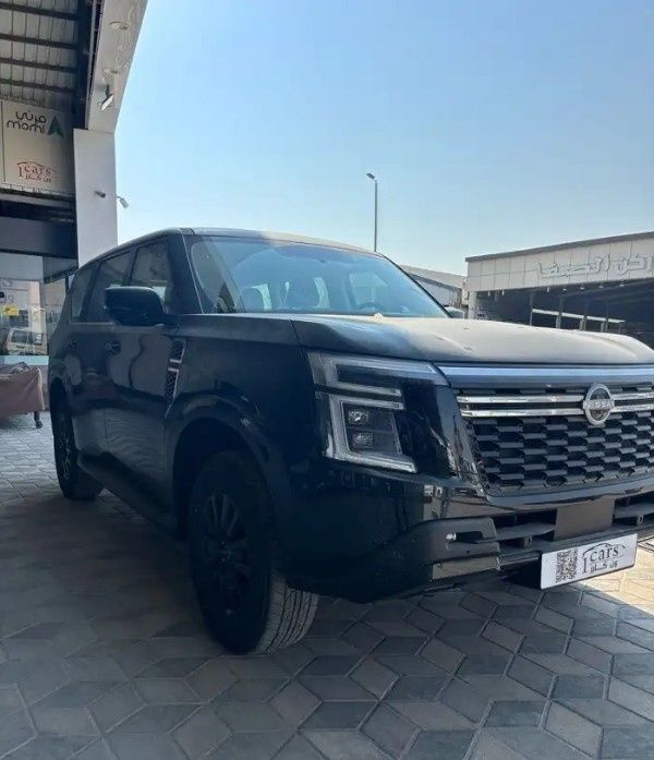 جديدة Nissan Patrol سابعاً (Y63)، 3.8 لتر، 2026 في المملكة العربية السعودية، الدمام من معرض ون كارز للسيارات One Cars، اللون أسود.  | AUTO.AE | إعلان #295248 — صورة 3 من 11