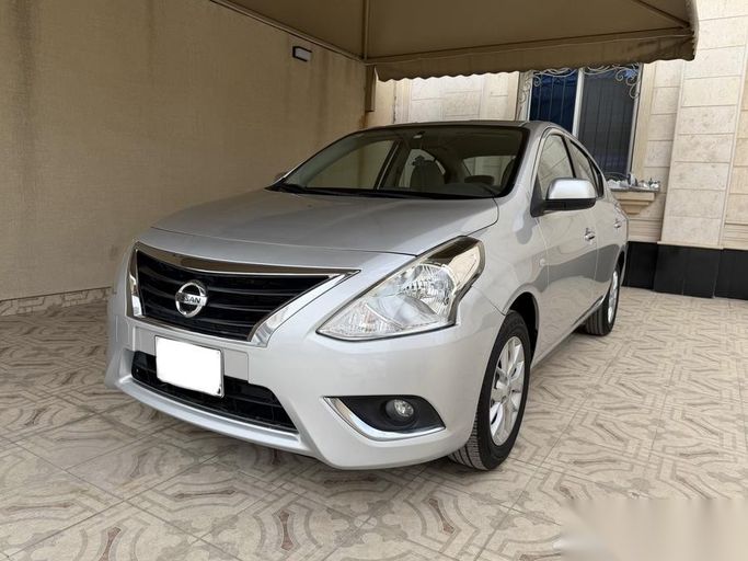 Подержанный Nissan Sunny N17 Рестайлинг, 1.5 л, 2023 в Саудовская Аравия, Даммам от معرض فخر الشرق للسيارات Серебристый цвет.  | AUTO.AE | Объявление #263857