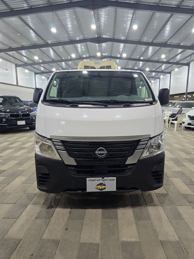 Новый Nissan Urvan V (E26) / NV350 Urvan, 2.5 л, 2023 в Саудовская Аравия, Даммам от معرض اسطول الدرة للسيارات Белый цвет.  | AUTO.AE | Объявление #268228