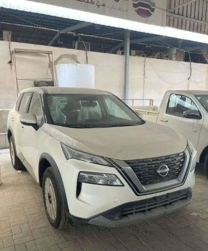 New Nissan X-Trail IV, 2.5 l, 2025 in Saudi Arabia, Dammam by معرض احدث المركبات ahdath, White color. GCC Specs | AUTO.AE | Listing #259523