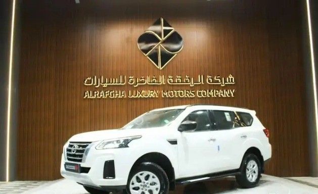 جديدة Nissan X-Trail رابعاً, 2.5 l, 2024 في في المملكة العربية السعودية, الدمام من الرفقة الفاخرة للسيارات، اللون أبيض.  | AUTO.AE | إعلان #263270