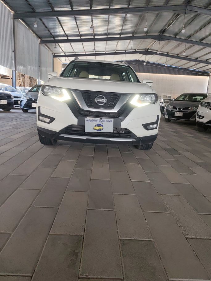 Подержанный Nissan X-Trail III (T32) Рестайлинг, 2.5 л, 2022 в Саудовская Аравия, Даммам от معرض اسطول الدرة للسيارات Белый цвет.  | AUTO.AE | Объявление #268334