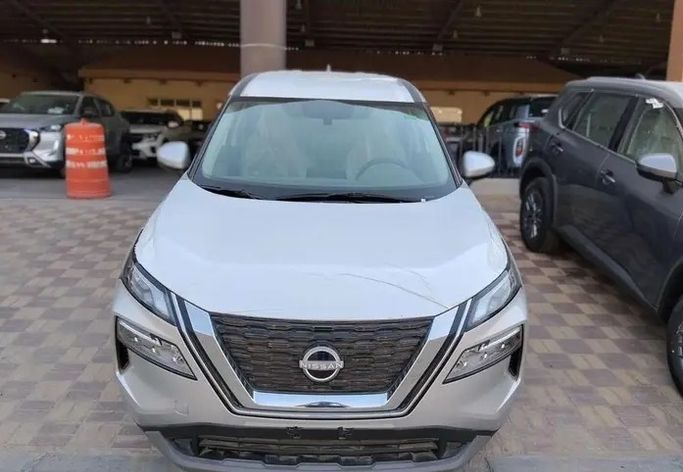 جديدة Nissan X-Trail رابعاً، 2.5 لتر، 2026 في المملكة العربية السعودية، الدمام من معرض مركبة العز، اللون فضي.  | AUTO.AE | إعلان #295915