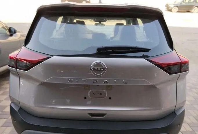 جديدة Nissan X-Trail رابعاً، 2.5 لتر، 2026 في المملكة العربية السعودية، الدمام من معرض مركبة العز، اللون فضي.  | AUTO.AE | إعلان #295915 — صورة 5 من 11