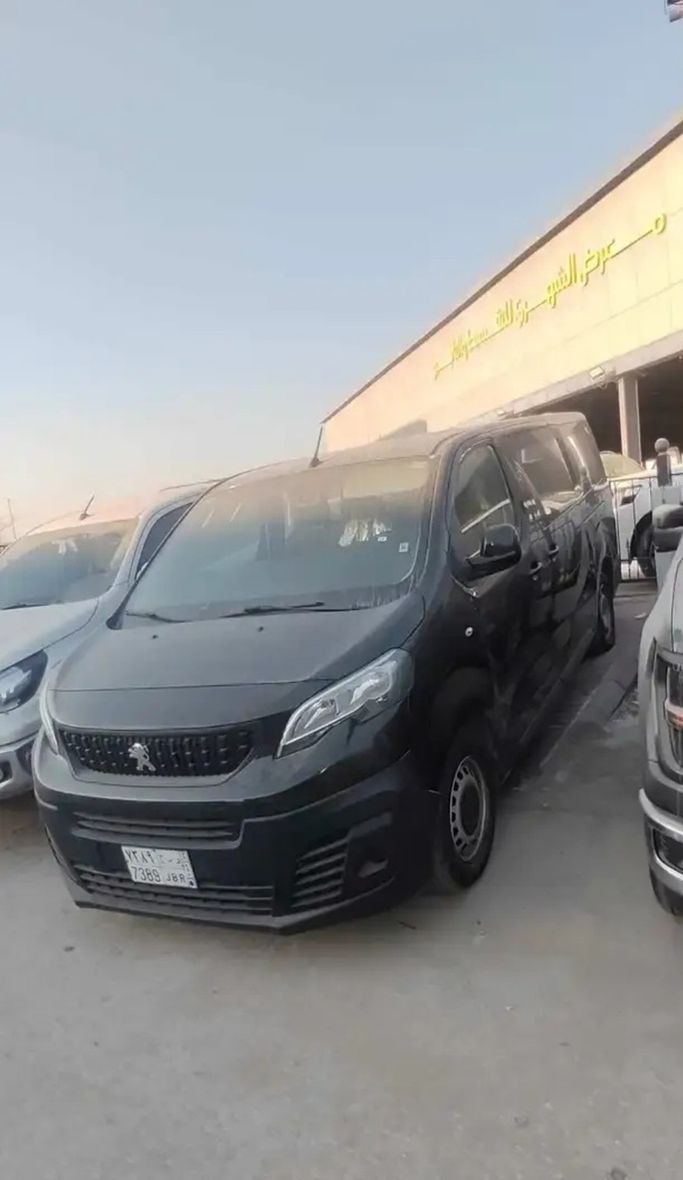 Подержанный Peugeot Expert III, 1.6 л, 2023 в Саудовская Аравия, Даммам от معرض أبو سيف الشهري للسيارات Черный цвет.  | AUTO.AE | Объявление #264949