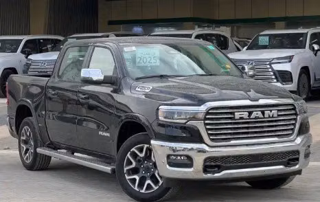 جديدة RAM 1500 فيس ليفت V, 5.7 l, 2025 في في المملكة العربية السعودية, الدمام من معرض ال جميح للسيارات الدمام، اللون أسود. مواصفات الخليج | AUTO.AE | إعلان #268368
