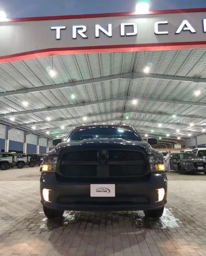 مستعملة RAM 1500 IV (DS/DJ), 5.7 l, 2022 في في المملكة العربية السعودية, الدمام من معرض ترند كارز للسيارات، اللون أسود. مواصفات الخليج | AUTO.AE | إعلان #275834