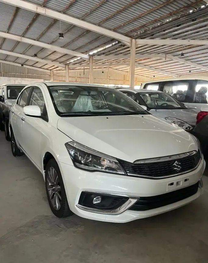 Новый Suzuki Ciaz I Рестайлинг, 1.5 л, 2025 в Саудовская Аравия, Даммам от جمال الدهان للسيارات Белый цвет.  | AUTO.AE | Объявление #281324