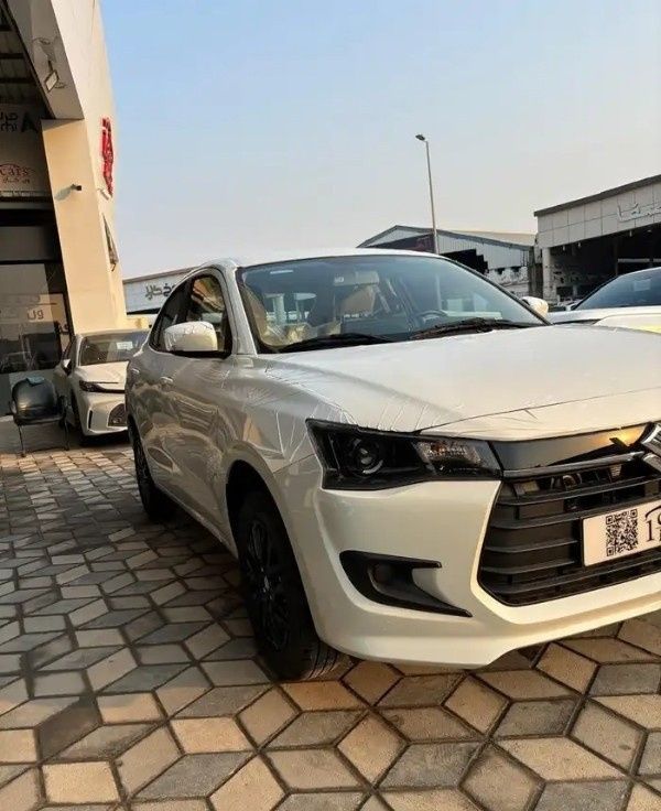 جديدة Suzuki DZire رابعاً، 1.2 لتر، 2026 في المملكة العربية السعودية، الدمام من معرض ون كارز للسيارات One Cars، اللون أبيض.  | AUTO.AE | إعلان #295285 — صورة 3 من 13