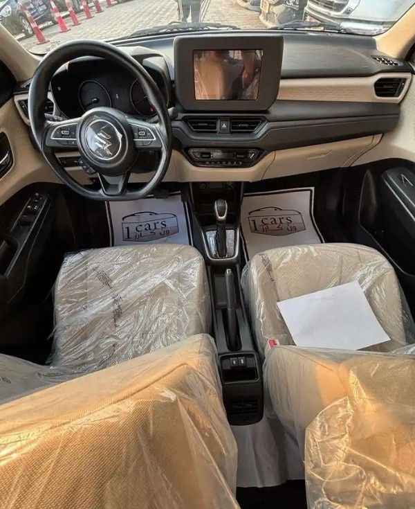 جديدة Suzuki DZire رابعاً، 1.2 لتر، 2026 في المملكة العربية السعودية، الدمام من معرض ون كارز للسيارات One Cars، اللون أبيض.  | AUTO.AE | إعلان #295285 — صورة 10 من 13