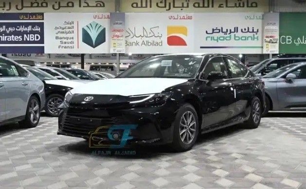 Новый Toyota Camry IX (XV80), 2.5 л, 2025 в Саудовская Аравия, Даммам от معرض مجموعة الفجر الجديد للسيارات Черный цвет.  | AUTO.AE | Объявление #258661