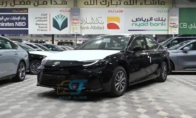 Новый Toyota Camry IX (XV80), 2.5 л, 2026 в Саудовская Аравия, Даммам от معرض مجموعة الفجر الجديد للسيارات Черный цвет.  | AUTO.AE | Объявление #258721