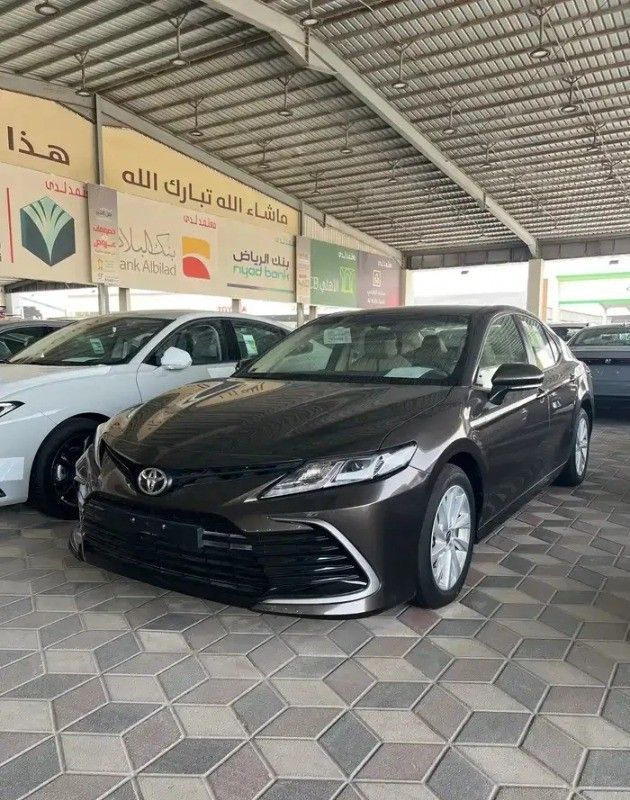 New Toyota Camry VIII (XV70) Facelift, 2.5 l, 2022 in Saudi Arabia, Dammam by معرض مجموعة الفجر الجديد للسيارات, Black color.  | AUTO.AE | Listing #258871