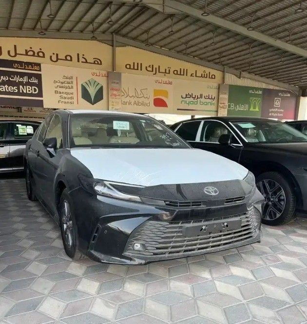 Новый Toyota Camry IX (XV80), 2.5 л, 2025 в Саудовская Аравия, Даммам от معرض مجموعة الفجر الجديد للسيارات Черный цвет.  | AUTO.AE | Объявление #259367