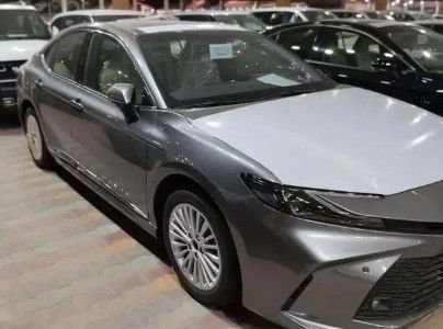 جديدة Toyota Camry التاسع (XV80), 2.5 l, 2026 في في المملكة العربية السعودية, الدمام من معرض مركبة العز، اللون رمادي. مواصفات الخليج | AUTO.AE | إعلان #259887