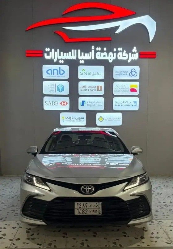 مستعملة Toyota Camry عملية فيس ليفت VIII (XV70), 2.5 l, 2022 في في المملكة العربية السعودية, الدمام من معرض اسيا للسيارات، اللون فضي.  | AUTO.AE | إعلان #260472
