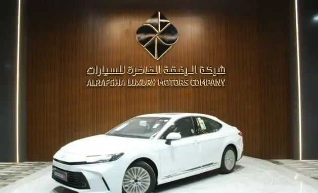 جديدة Toyota Camry التاسع (XV80), 2.5 l, 2026 في في المملكة العربية السعودية, الدمام من الرفقة الفاخرة للسيارات، اللون أبيض.  | AUTO.AE | إعلان #263218