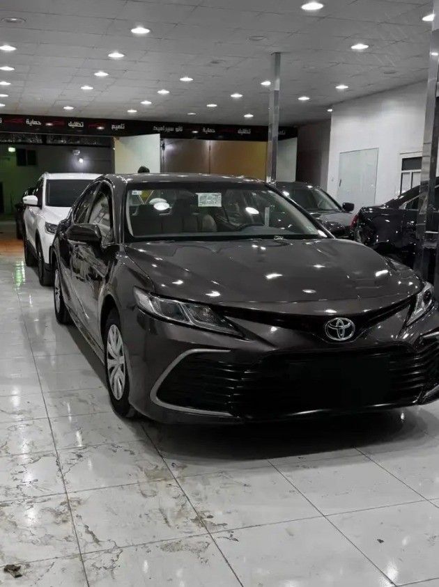 Подержанный Toyota Camry VIII (XV70) Рестайлинг, 2.5 л, 2022 в Саудовская Аравия, Даммам от معرض سطام الزعبي للسيارات Серый цвет.  | AUTO.AE | Объявление #263422