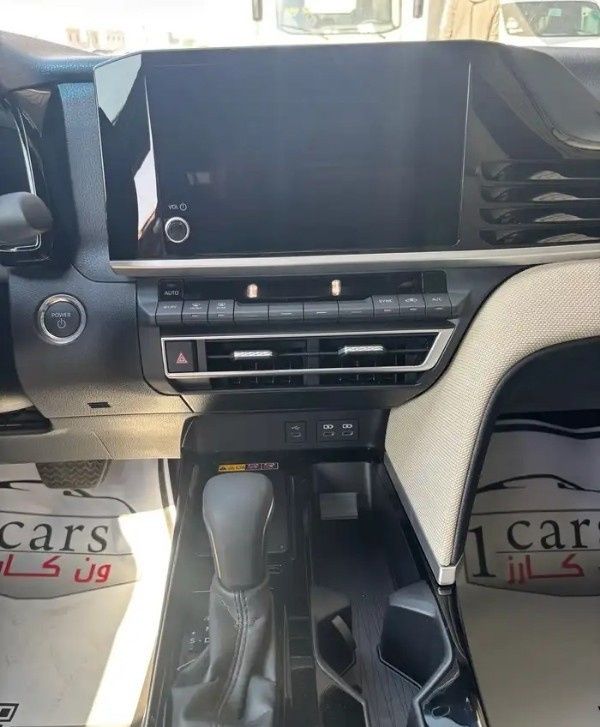 جديدة Toyota Camry التاسع (XV80)، 2.5 لتر، 2025 في المملكة العربية السعودية، الدمام من معرض ون كارز للسيارات One Cars، اللون فضي.  | AUTO.AE | إعلان #295270 — صورة 11 من 15