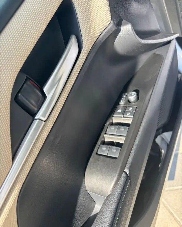 جديدة Toyota Camry التاسع (XV80)، 2.5 لتر، 2025 في المملكة العربية السعودية، الدمام من معرض ون كارز للسيارات One Cars، اللون فضي.  | AUTO.AE | إعلان #295270 — صورة 12 من 15