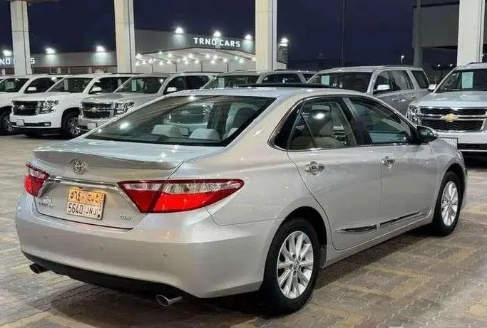 مستعملة Toyota Camry عملية فيس ليفت VII (XV50)، 2.5 لتر، 2016 في المملكة العربية السعودية، الدمام من معرض الخشيبان للسيارات، اللون فضي.  | AUTO.AE | إعلان #295275 — صورة 11 من 27
