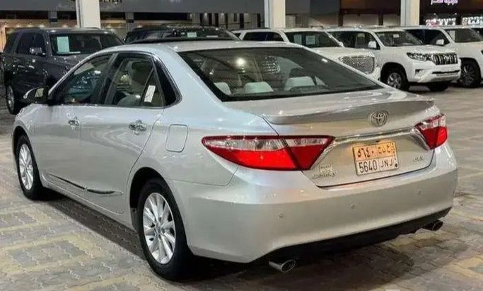 مستعملة Toyota Camry عملية فيس ليفت VII (XV50)، 2.5 لتر، 2016 في المملكة العربية السعودية، الدمام من معرض الخشيبان للسيارات، اللون فضي.  | AUTO.AE | إعلان #295275 — صورة 12 من 27