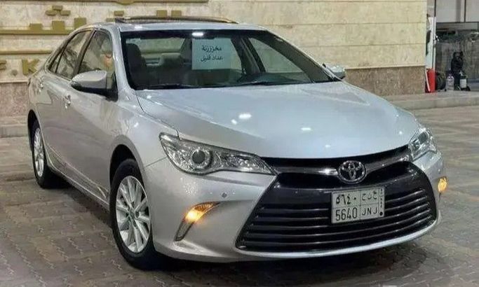 مستعملة Toyota Camry عملية فيس ليفت VII (XV50)، 2.5 لتر، 2016 في المملكة العربية السعودية، الدمام من معرض الخشيبان للسيارات، اللون فضي.  | AUTO.AE | إعلان #295275 — صورة 4 من 27