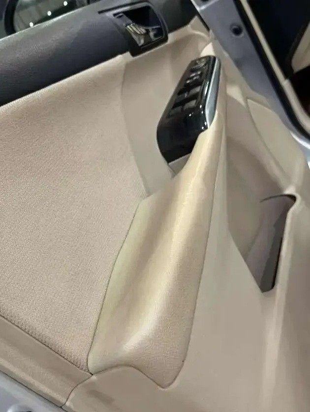 مستعملة Toyota Camry عملية فيس ليفت VII (XV50)، 2.5 لتر، 2016 في المملكة العربية السعودية، الدمام من معرض الخشيبان للسيارات، اللون فضي.  | AUTO.AE | إعلان #295275 — صورة 16 من 27