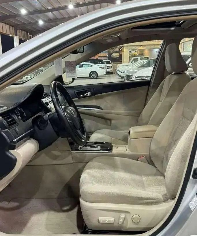 مستعملة Toyota Camry عملية فيس ليفت VII (XV50)، 2.5 لتر، 2016 في المملكة العربية السعودية، الدمام من معرض الخشيبان للسيارات، اللون فضي.  | AUTO.AE | إعلان #295275 — صورة 17 من 27