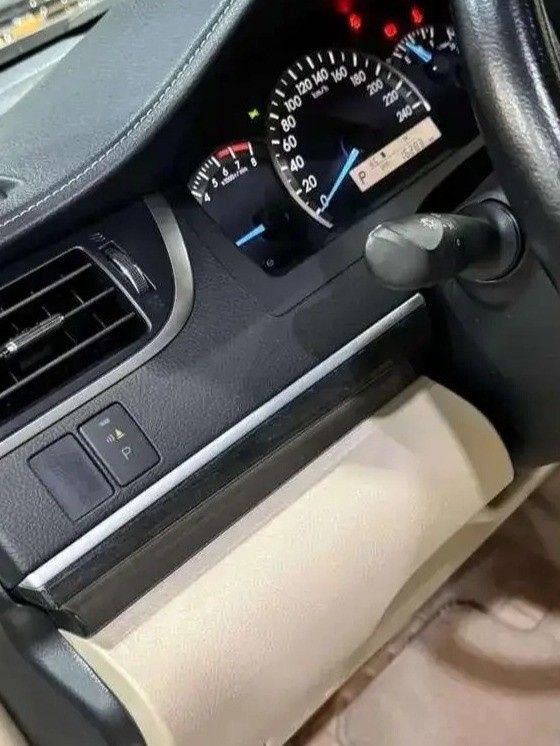مستعملة Toyota Camry عملية فيس ليفت VII (XV50)، 2.5 لتر، 2016 في المملكة العربية السعودية، الدمام من معرض الخشيبان للسيارات، اللون فضي.  | AUTO.AE | إعلان #295275 — صورة 23 من 27