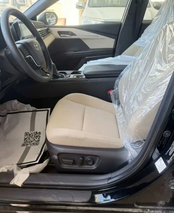 جديدة Toyota Camry التاسع (XV80)، 2.5 لتر، 2025 في المملكة العربية السعودية، الدمام من معرض ون كارز للسيارات One Cars، اللون أسود.  | AUTO.AE | إعلان #295276 — صورة 10 من 11