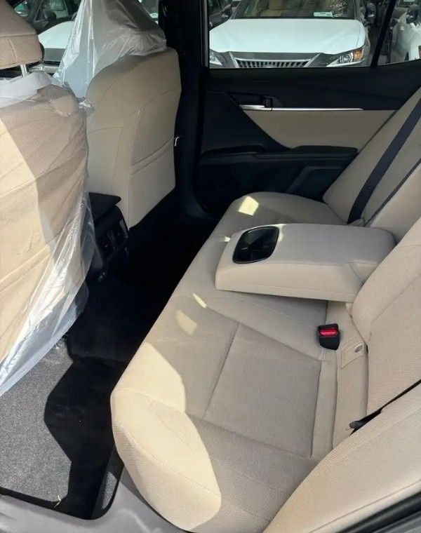 Новый Toyota Camry IX (XV80), 2.5 л, 2026 в Саудовская Аравия, Даммам от معرض ون كارز للسيارات One Cars Серый цвет.  | AUTO.AE | Объявление #295299 — фото 7 из 9