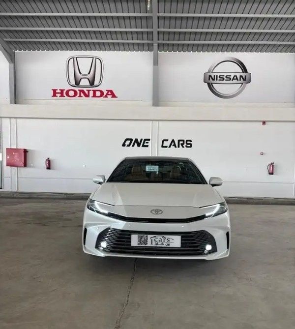New ⁦Toyota Camry IX (XV80), 2.5 l, 2025⁩ in Saudi Arabia, Dammam by معرض ون كارز للسيارات One Cars, White color.  | AUTO.AE | Listing #295374